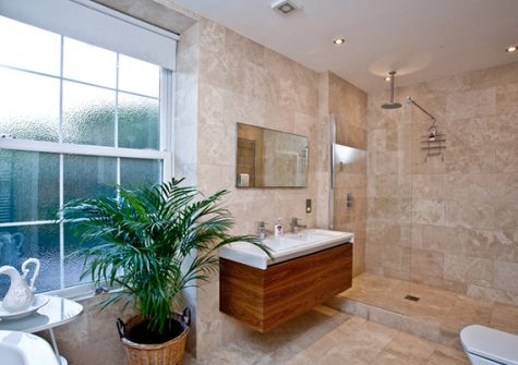 The bathroom @ The Bosuns Chair, Torquay