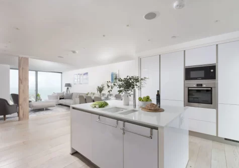 The kitchen at 1 Island Reach, Newquay