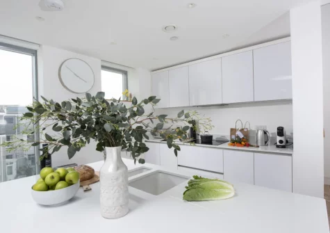 The kitchen at 1 Island Reach, Newquay