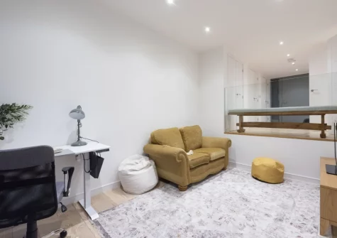 The cozy snug with desk at 1 Island Reach, Newquay