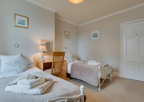 Bedroom #2 at 1 Pentyre House, Padstow