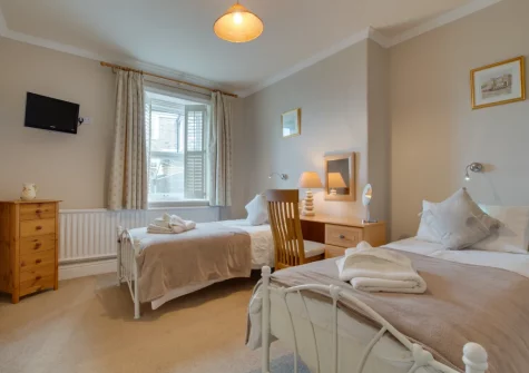 Bedroom #2 at 1 Pentyre House, Padstow