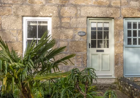 The front garden at 1 The Cottages, Ludgvan