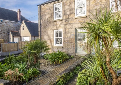 The front garden at 1 The Cottages, Ludgvan