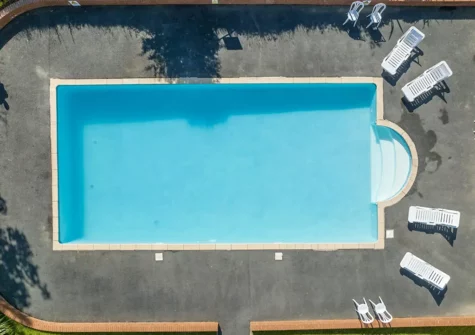 The communal swimming pool at 1 The Vista, Willingcott, Woolacombe