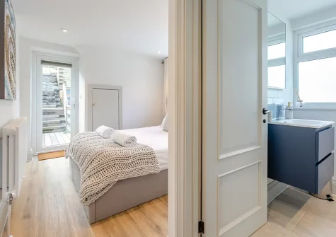 Bedroom #4 & en-suite shower room at 10 Park Avenue, St Ives