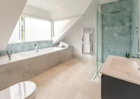 The bathroom at 10 Park Avenue, St Ives