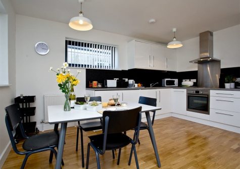 The dining area at 10 Seaquest, Newquay