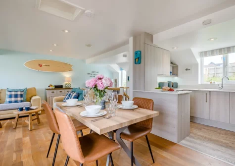 The kitchen & dining area at 10 The Watermark, Newquay