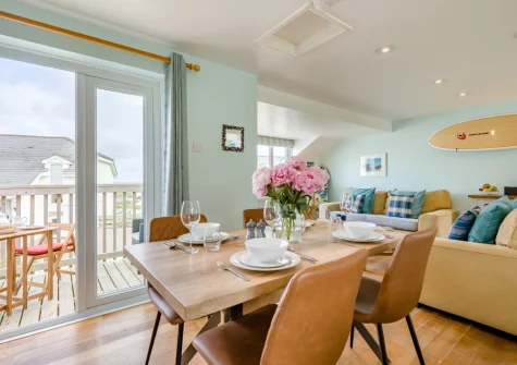 The dining area at 10 The Watermark, Newquay