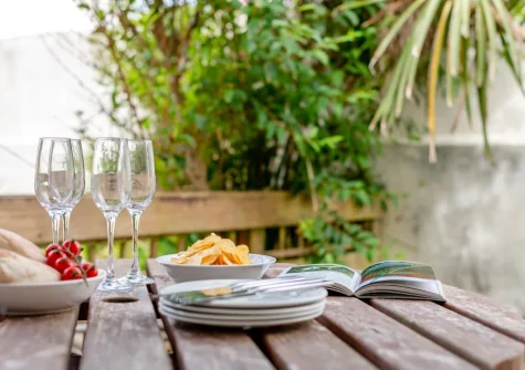 The enclosed decked terrace & alfresco dining area at 10 The Watermark, Newquay