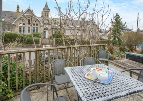 The patio & alfresco dining area at 11 Trenwith Terrace, St Ives