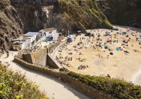 Great Western Beach is a west-facing beach, at low tide enjoy rock pools and caves in the surrounding cliffs