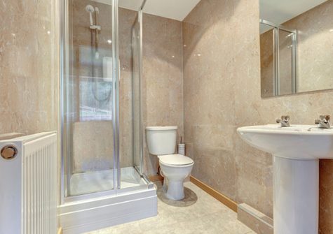 En-suite to bedroom 1 @ 13 Red Rock, Dawlish