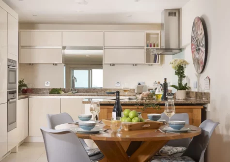 The kitchen & dining area at 15 The Sands, Carbis Bay