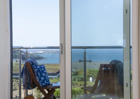 The balcony & outdoor sitting area at 15 The Sands, Carbis Bay
