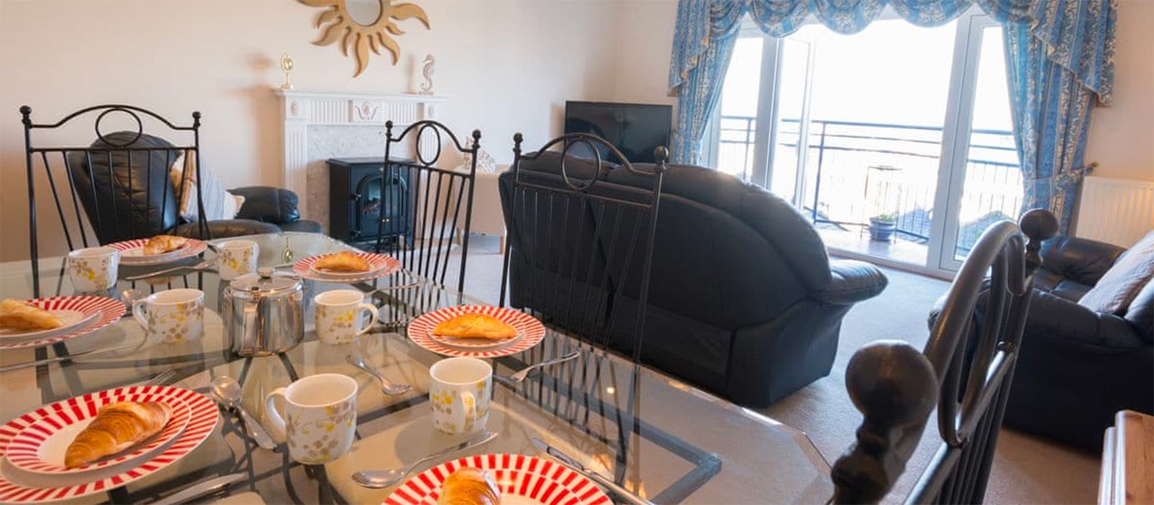 18 Moorings Reach is a beautifully furnished town house set in a luxury development of apartments and houses directly on Brixham Marina. The house is in the second row of properties, affording it a degree of peace and tranquillity.