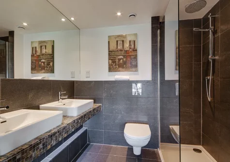 Bedroom #1 en-suite at 18 Raleigh Close, Padstow