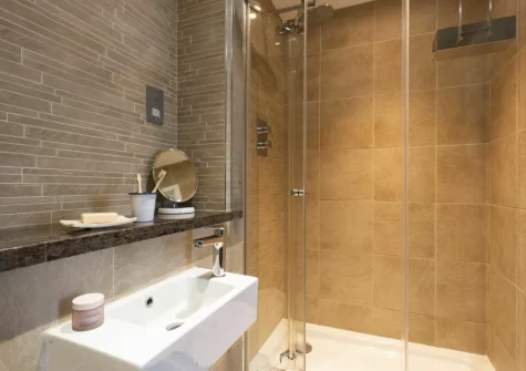 Bedroom #1 en-suite shower room at 18 The Sands, Carbis Bay