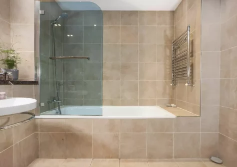 The bathroom at 18 The Sands, Carbis Bay
