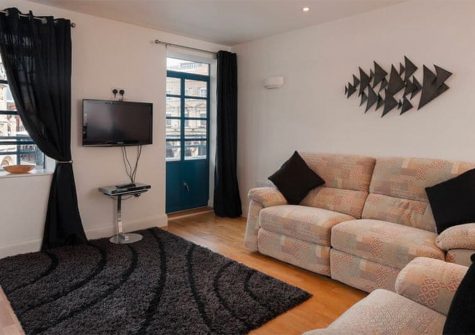 2 Queens Quay, Torquay