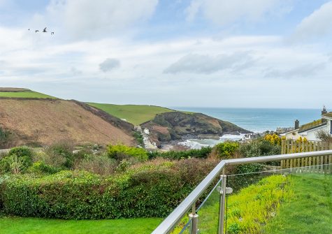 The garden and view at 2 Silvershell View, Port Isaac