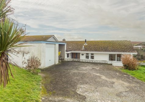 The garage & parking at 2 Silvershell View, Port Isaac