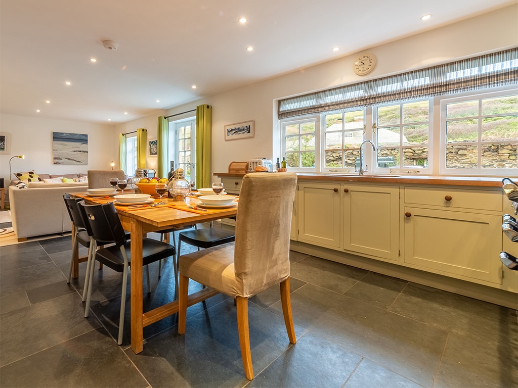 2 The Fish Cellars, Port Quin Holiday homes in Rock & Polzeath