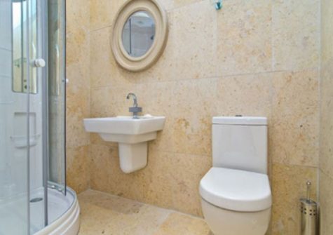 En-suite to bedroom #3 @ 2 The Old Edwardian, Newquay
