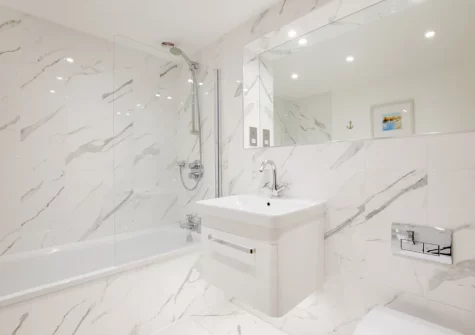 The bathroom at 2 The Sail Loft, Dartmouth