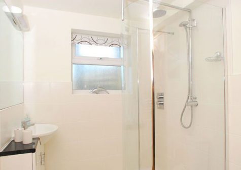 The shower room @ 20 Mount Brioni, Seaton