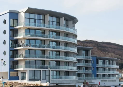 22 Horizon View is a stylish, two bedroom, first floor apartment in Westward Ho!'s landmark Horizon View