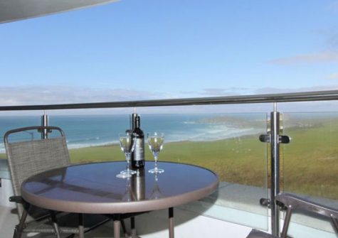 Enjoy al fresco dining on the balcony @ 23 Ocean Gate, Newquay