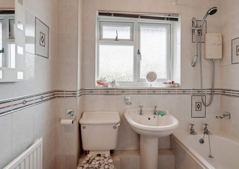 The bathroom @ 24 Steed Close, Paignton