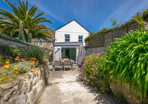 The patio & alfresco dining area at 26 Chapel Street, Penzance