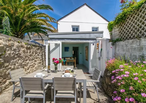 The patio & alfresco dining area at 26 Chapel Street, Penzance