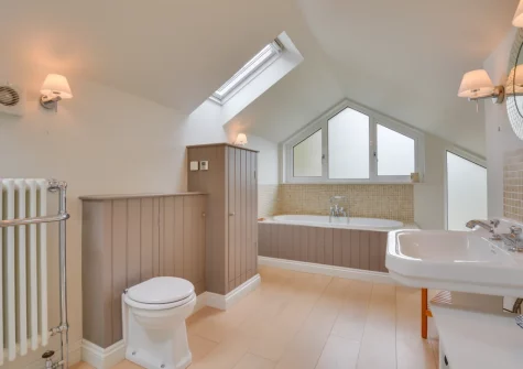 The bathroom at 26 Church Lane, Padstow