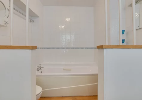 The bathroom at 26 Wesley Place, St Ives