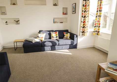 The living area at 27 Berries Avenue, Bude