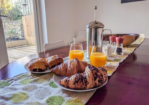 The dining area at 27 Berries Avenue, Bude