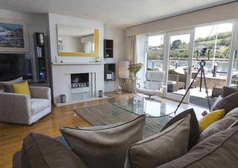 The living area at 28 Dart Marina, Dartmouth