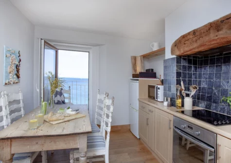 The kitchen & dining area at 3 Bayview, Torcross