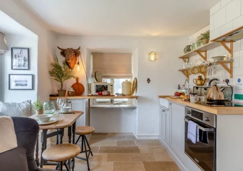 The kitchen & dining area at 3 Copper Kettle, St Ives