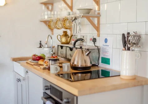 The kitchen at 3 Copper Kettle, St Ives