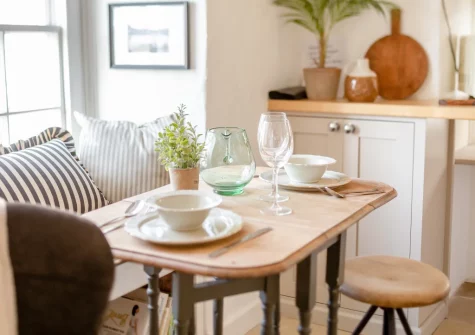 The dining area at 3 Copper Kettle, St Ives