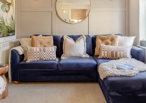 3 Copper Kettle, St Ives is a stylishly renovated harbourside apartment above the lively Rum and Crab Shack, with two chic double bedrooms, eclectic interiors, and St Ives' galleries, beaches, and eateries all within easy walking distance.