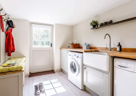 The utility room at 3 Gabberwell Cottages, Kingston
