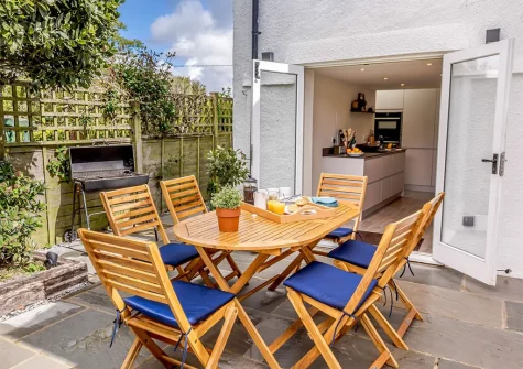 The patio, alfresco dining & barbecue area at 3 Gabberwell Cottages, Kingston