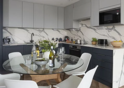 The kitchen & dining area at 3 Oasis Sands, Newquay