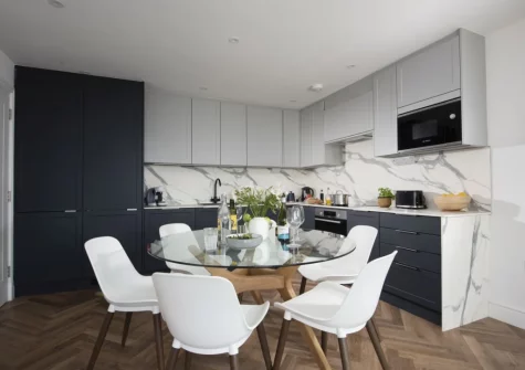 The kitchen & dining area at 3 Oasis Sands, Newquay